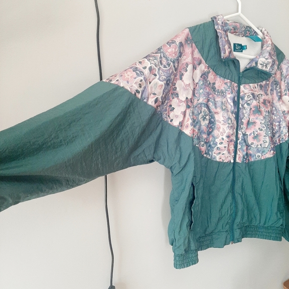 Vintage windbreaker track jacket - Picture 3 of 8